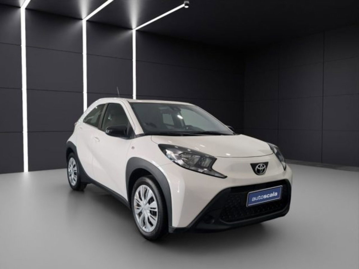 Toyota Aygo X 1.0 VVT-i 72 CV 5 porte Limited Air (7)