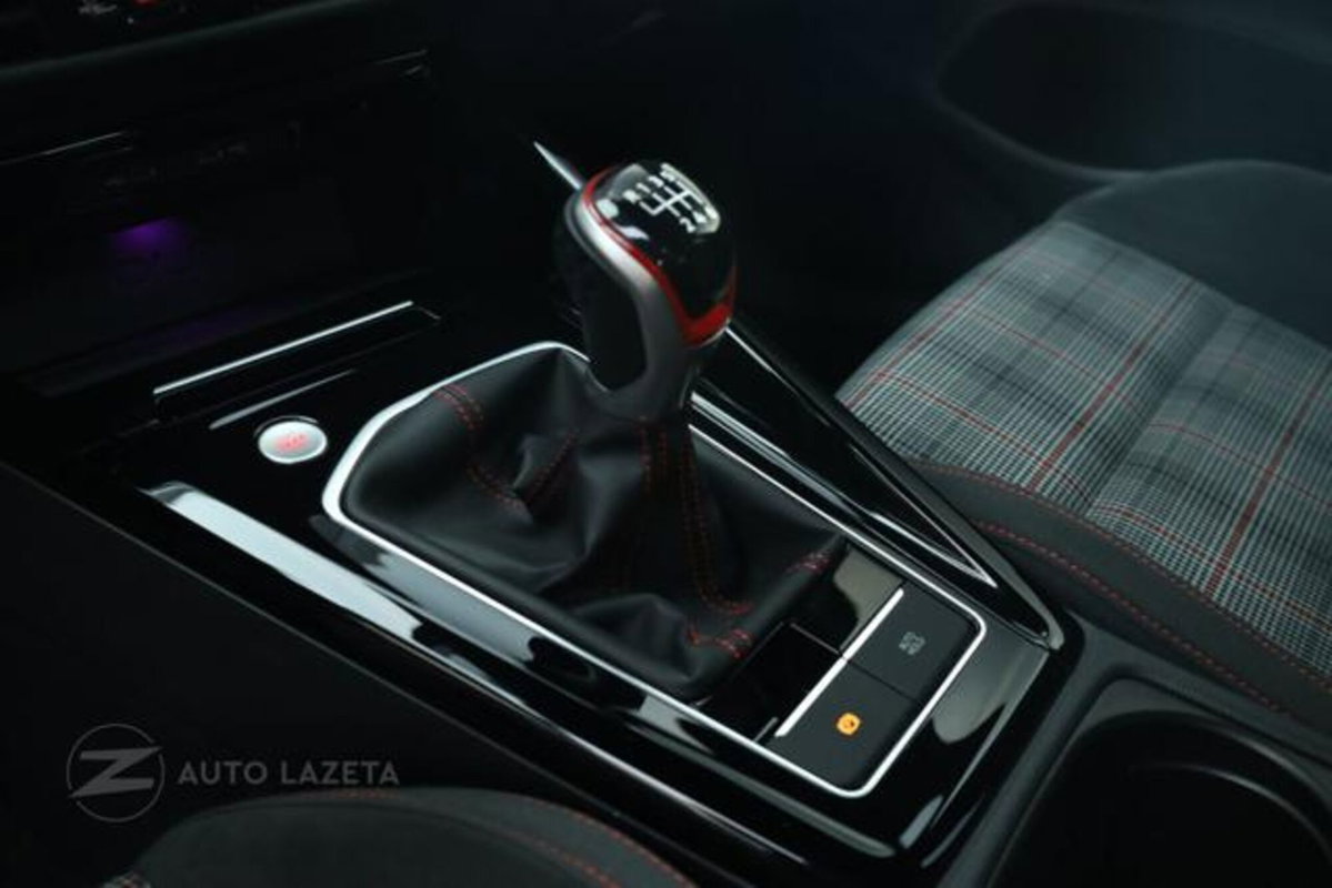 Volkswagen Golf 2.0 tsi GTI MT Ultimate 245cv (8)