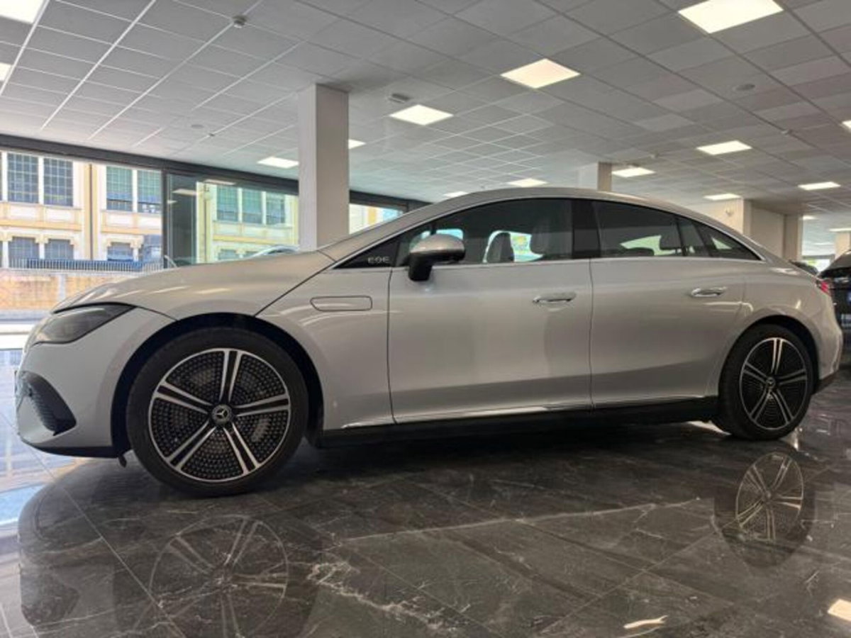 Mercedes-Benz EQE 500 4Matic Advanced Plus (3)