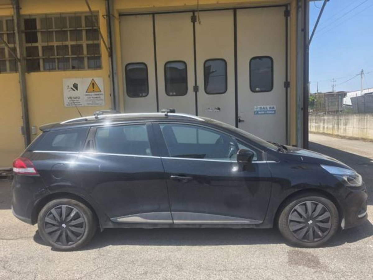 Renault Clio dCi 8V 90 CV EDC 5 porte Duel (4)