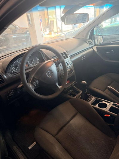 Mercedes-Benz Classe A 180 AUTOMATIC (4)