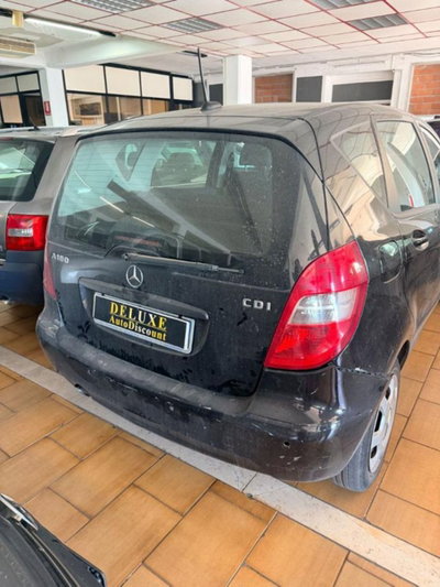 Mercedes-Benz Classe A 180 AUTOMATIC (6)