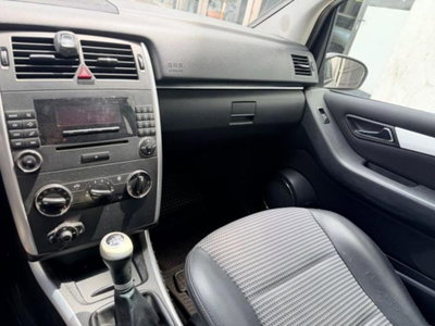 Mercedes-Benz Classe B 200 CDI Sport (9)