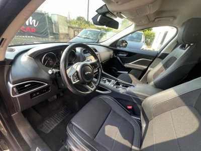 Jaguar F-Pace 2.0 D 180 CV aut. R-Sport (10)
