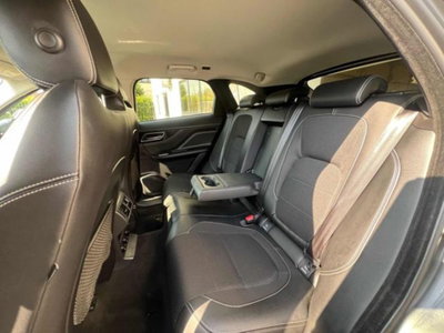 Jaguar F-Pace 2.0 D 180 CV aut. R-Sport (14)