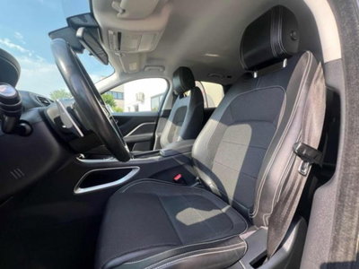 Jaguar F-Pace 2.0 D 180 CV aut. R-Sport (9)