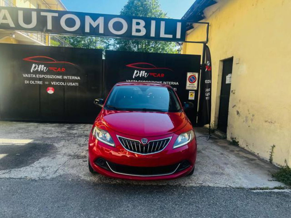 Lancia Ypsilon 1.2 69 CV 5 porte Silver (2)