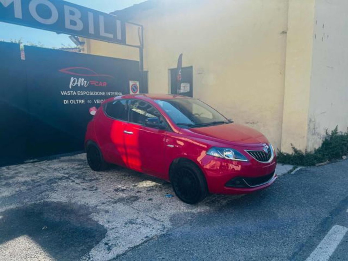 Lancia Ypsilon 1.2 69 CV 5 porte Silver (3)