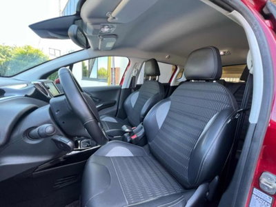 Peugeot 2008 100 S&S Black Matt (9)