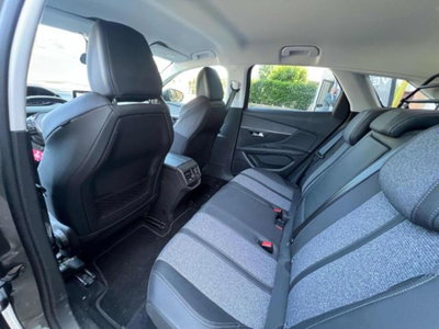 Peugeot 3008 PureTech Turbo 130 S&S Allure Pack (14)