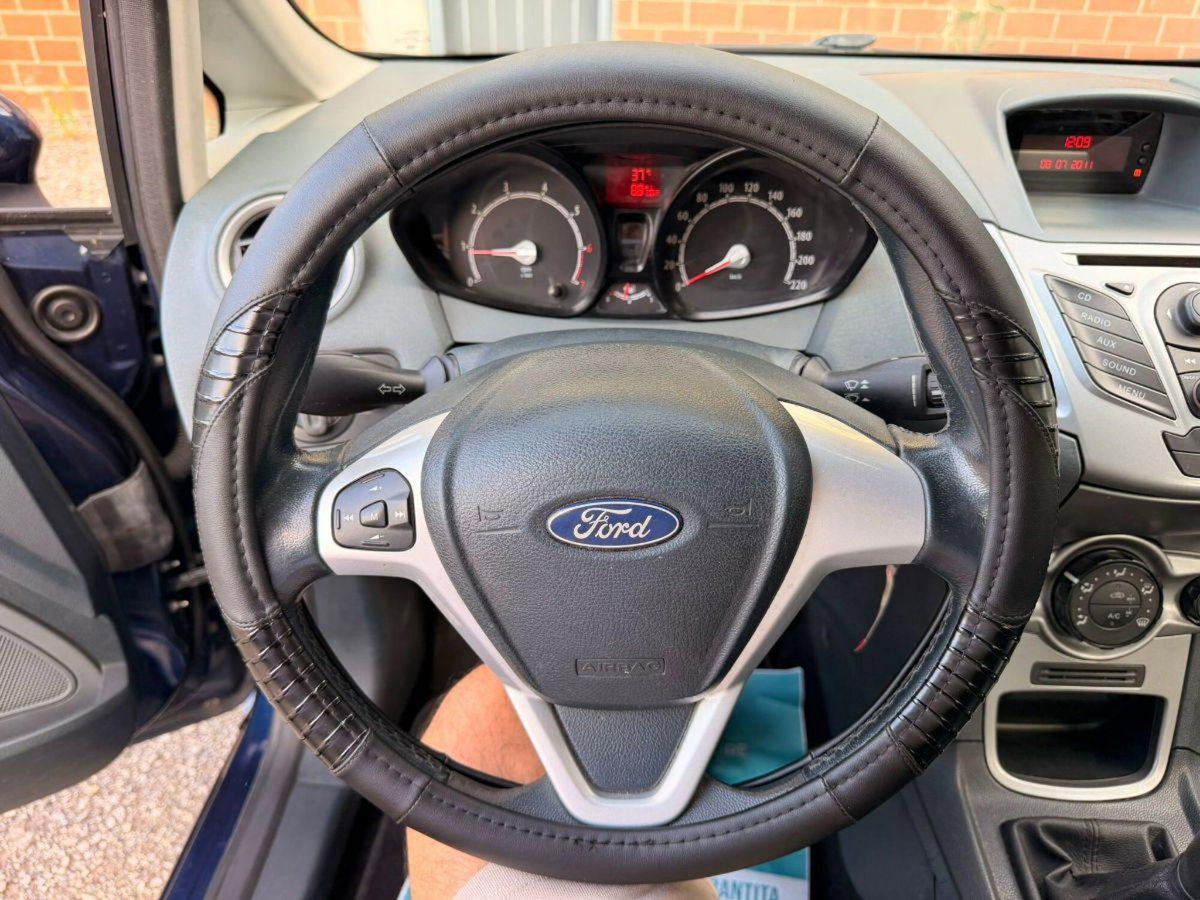 Ford Fiesta 1.2 60CV 5 porte Titanium (10)