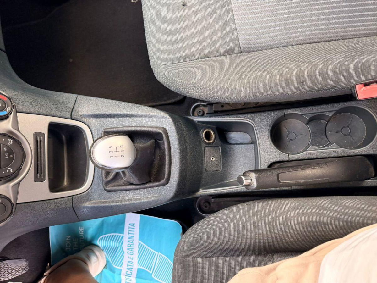 Ford Fiesta 1.2 60CV 5 porte Titanium (14)