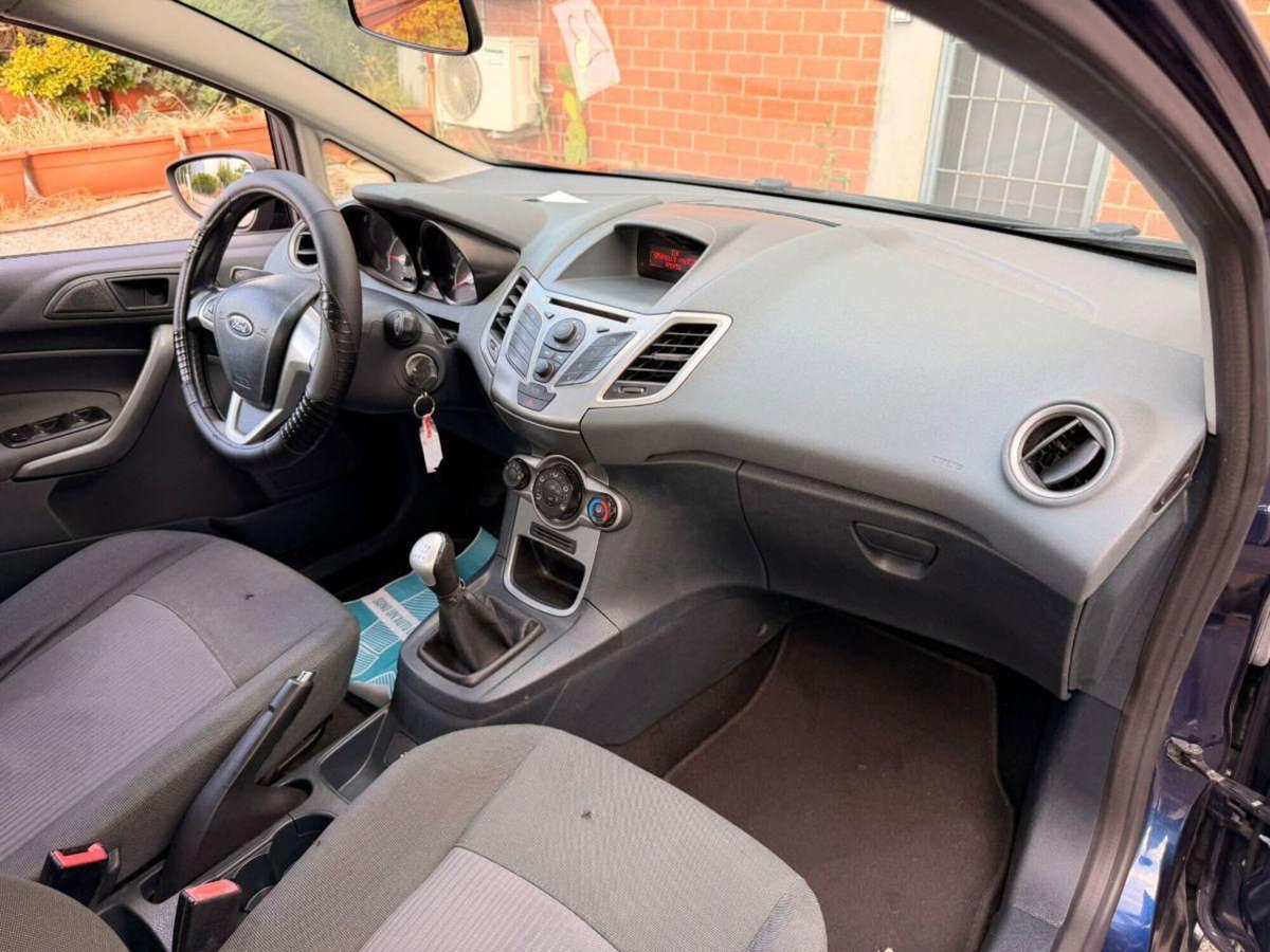 Ford Fiesta 1.2 60CV 5 porte Titanium (17)