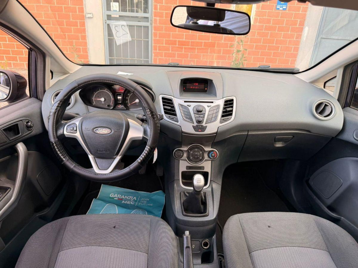 Ford Fiesta 1.2 60CV 5 porte Titanium (7)