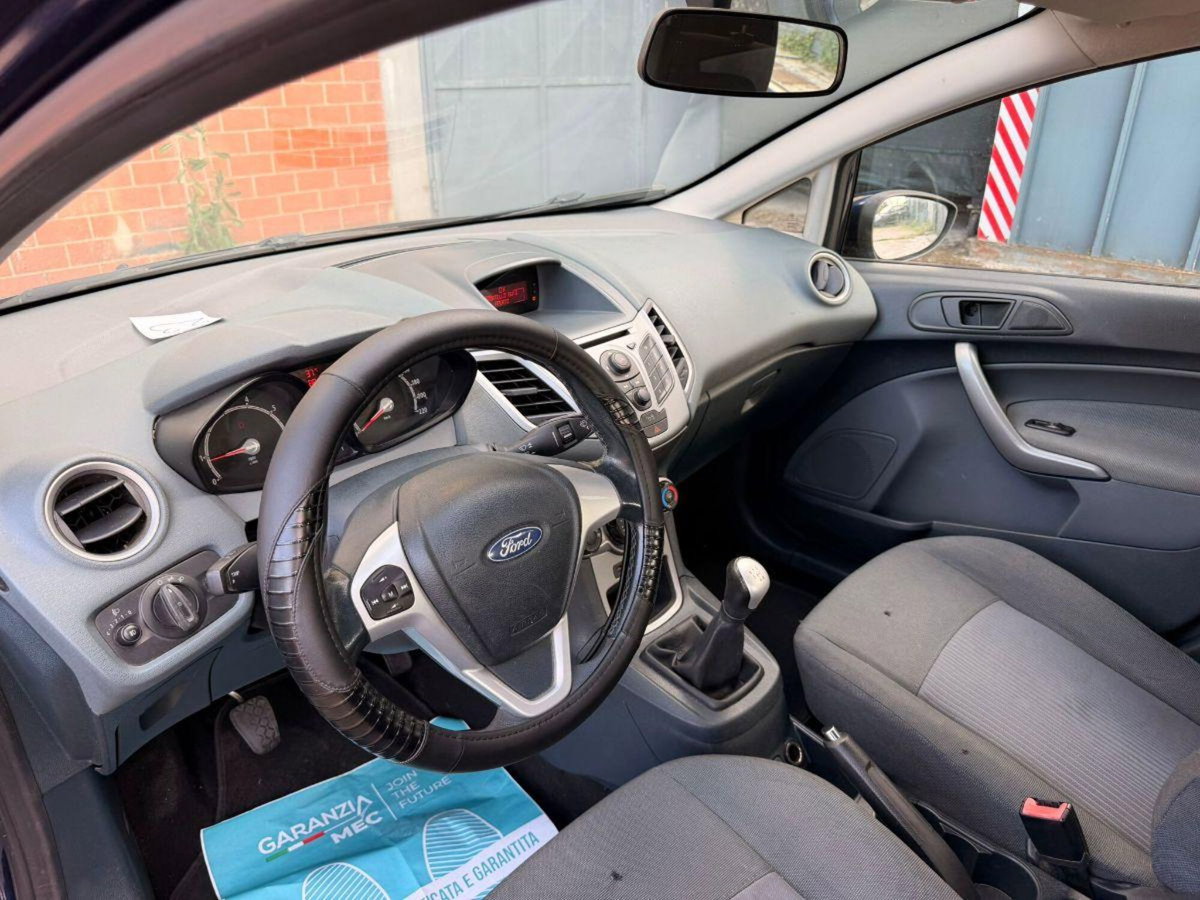 Ford Fiesta 1.2 60CV 5 porte Titanium (9)