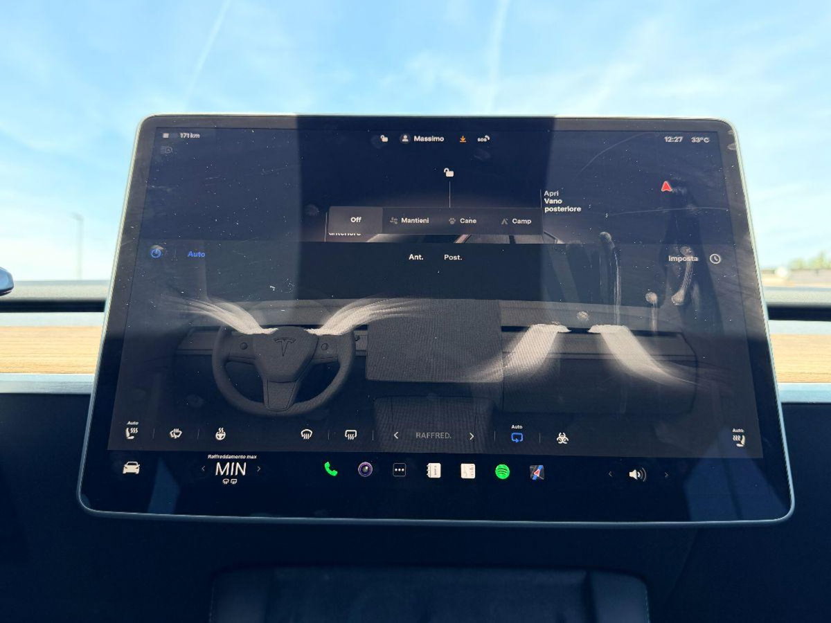 Tesla Model Y Performance Dual Motor awd (15)
