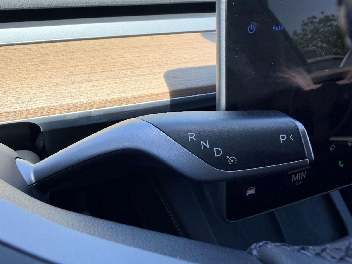 Tesla Model Y Performance Dual Motor awd (16)