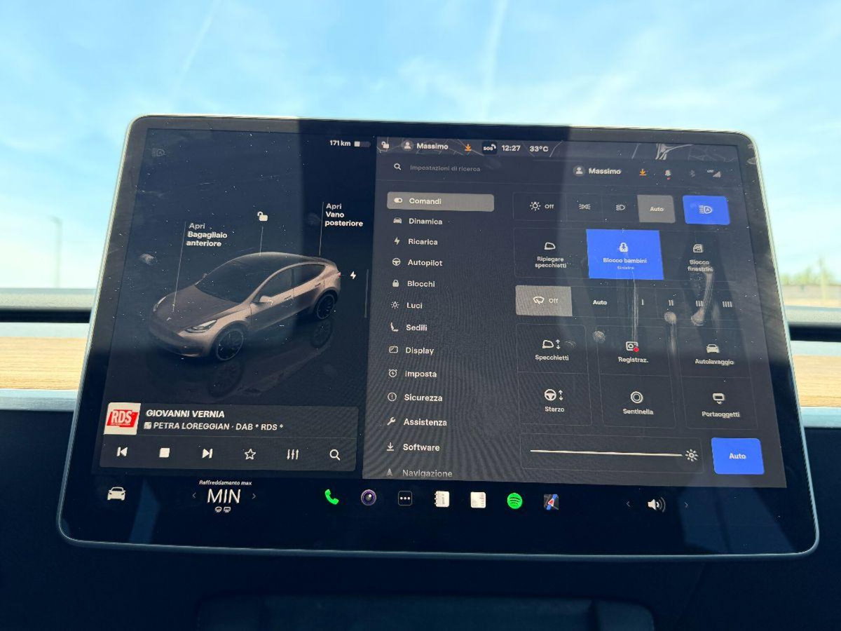 Tesla Model Y Performance Dual Motor awd (17)