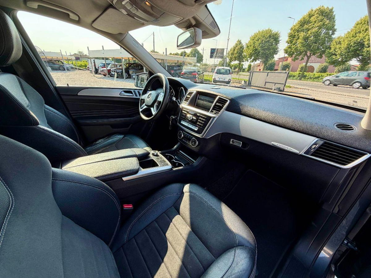 Mercedes-Benz Classe ML 350 BlueTEC 4Matic Sport (12)