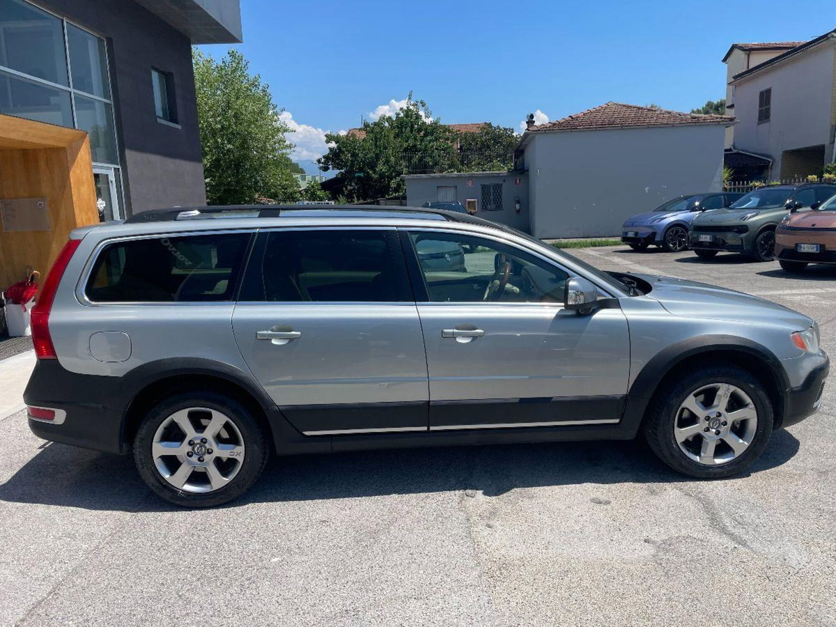 Volvo XC70 D5 205CV AWD Geartronic Summum (4)