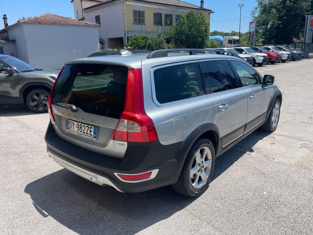 Volvo XC70 D5 205CV AWD Geartronic Summum (5)