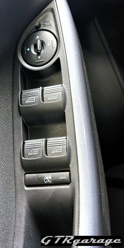 Ford Focus Station Wagon 1.6 TDCi 115 CV SW Titanium (13)