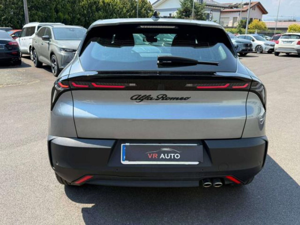 Alfa Romeo Junior 1.2 ibrida 145cv edct6 (5)