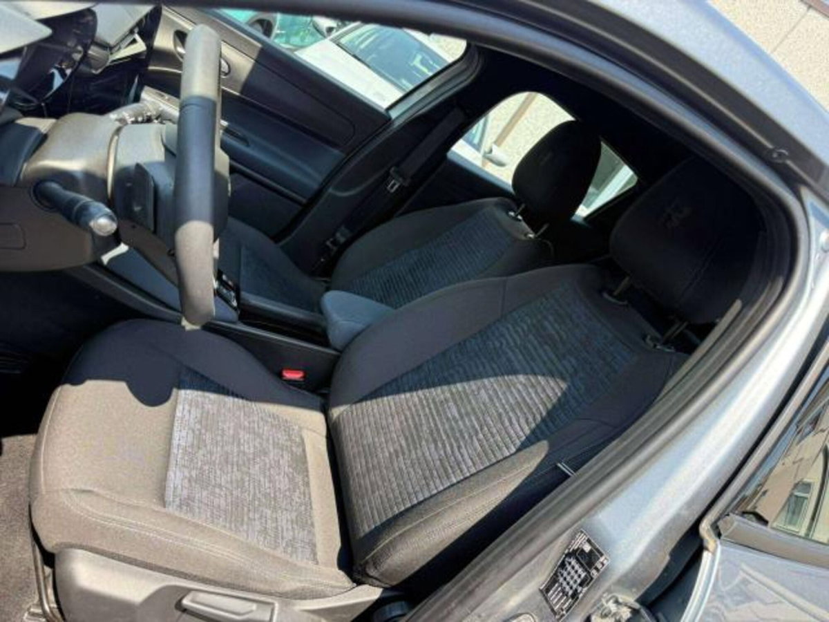 Alfa Romeo Junior 1.2 ibrida 145cv edct6 (7)