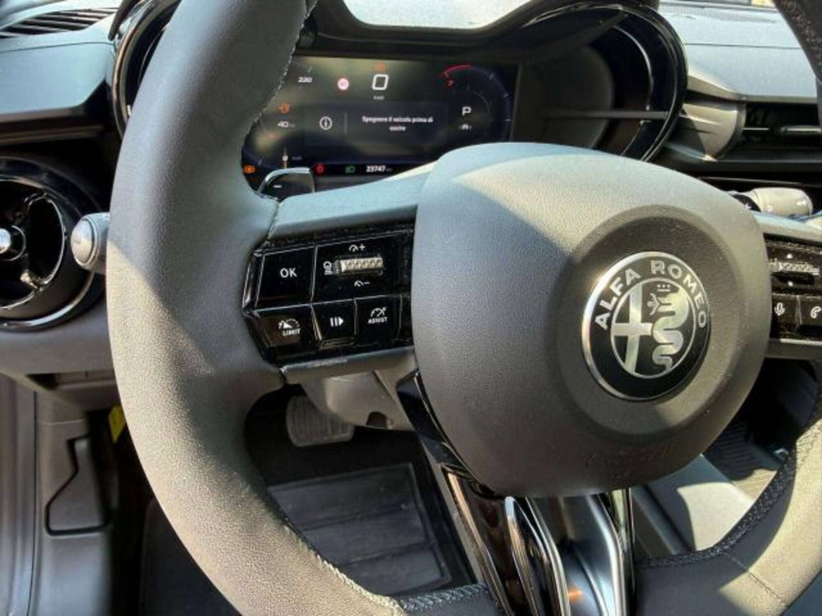 Alfa Romeo Junior 1.2 ibrida 145cv edct6 (9)