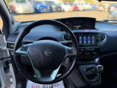 Lancia Ypsilon 1.0 FireFly 5 porte S&S Hybrid Gold Plus (9)