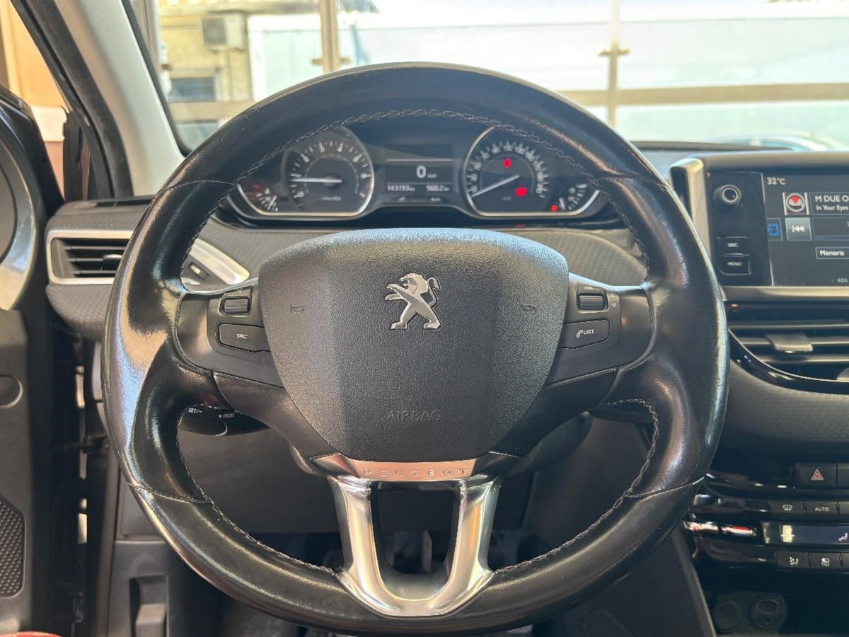 Peugeot 208 VTi 82 CV 5 porte Allure (10)