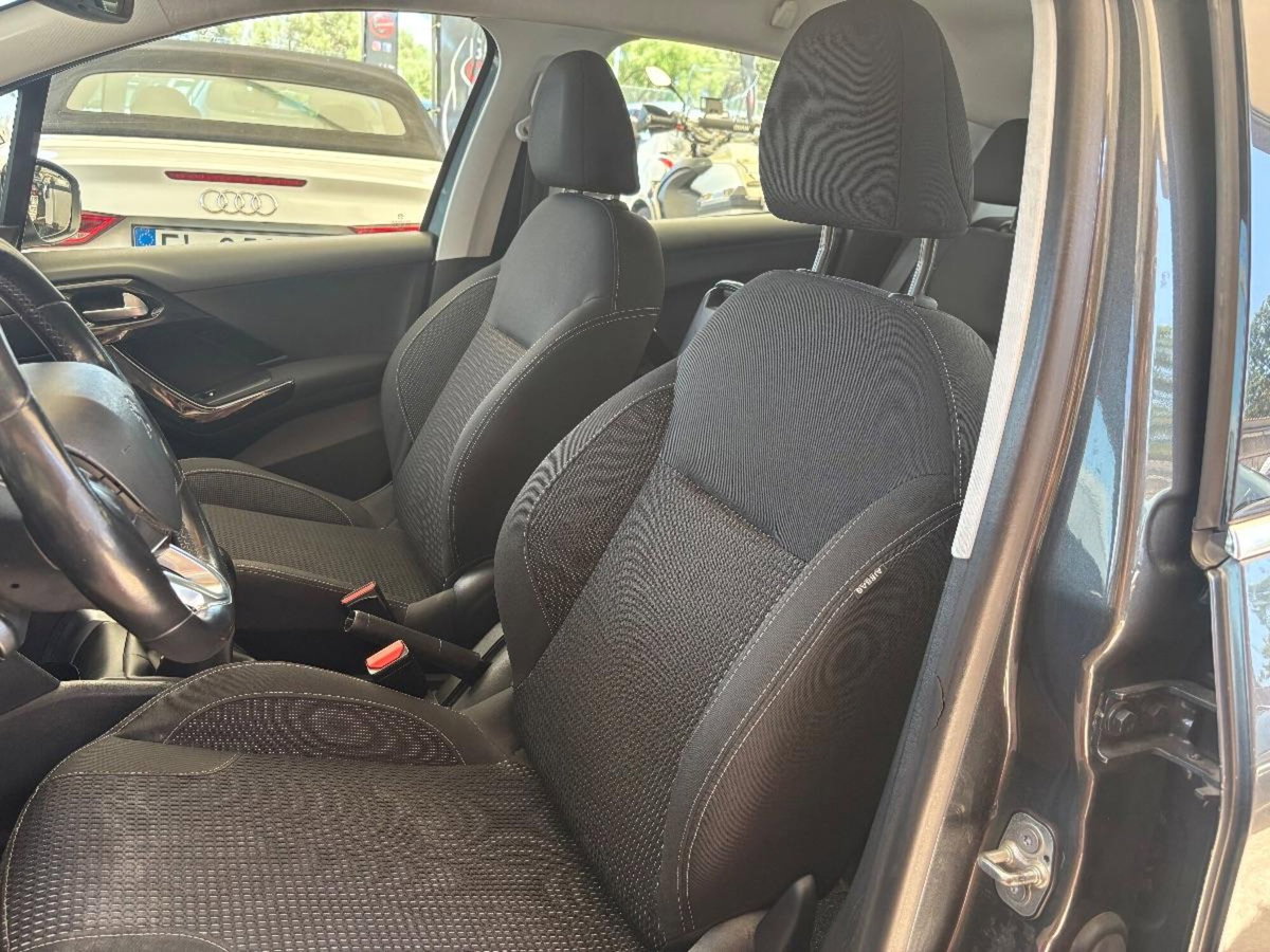 Peugeot 208 VTi 82 CV 5 porte Allure (7)