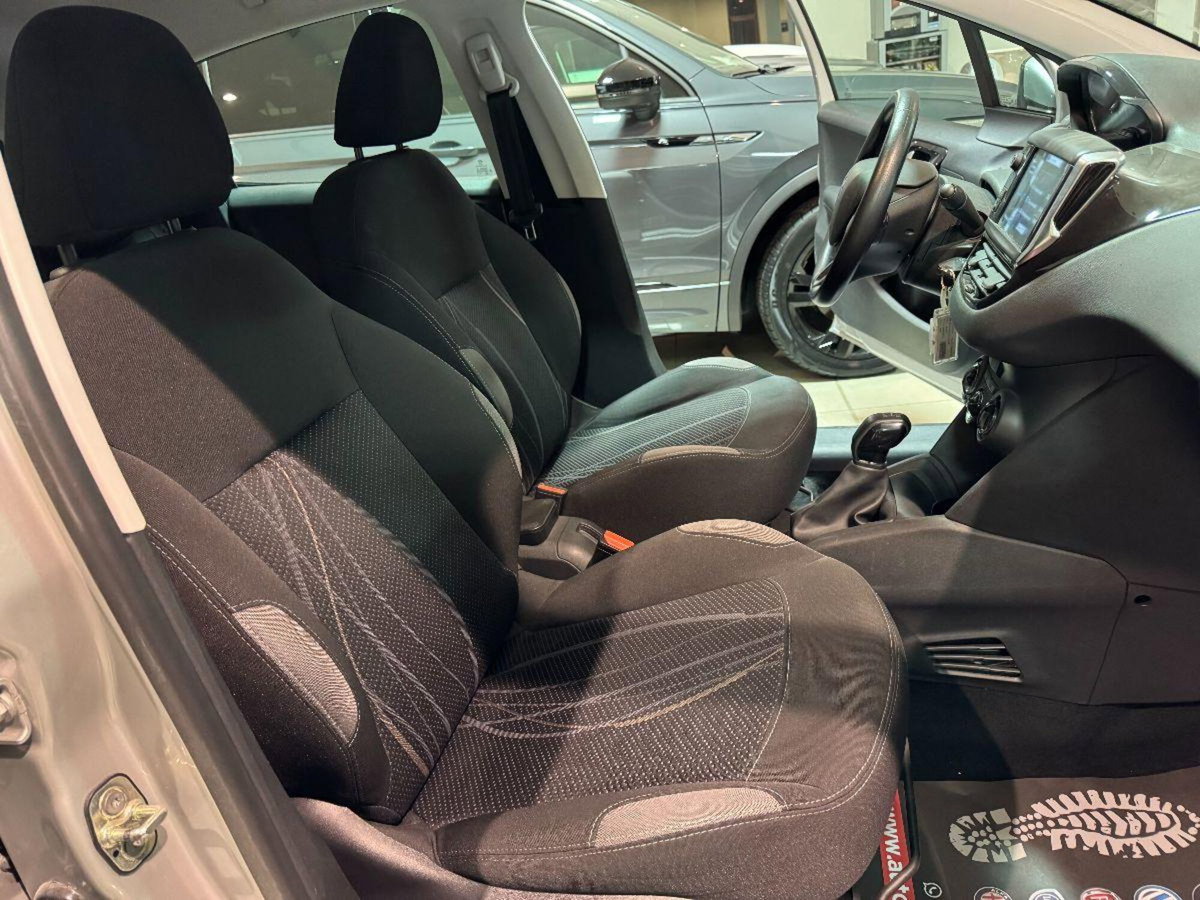 Peugeot 208 75 5 porte Active (9)