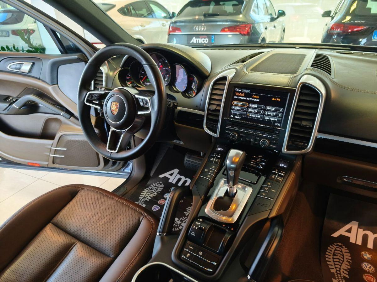Porsche Cayenne 3.0 Diesel Platinum Edition (17)
