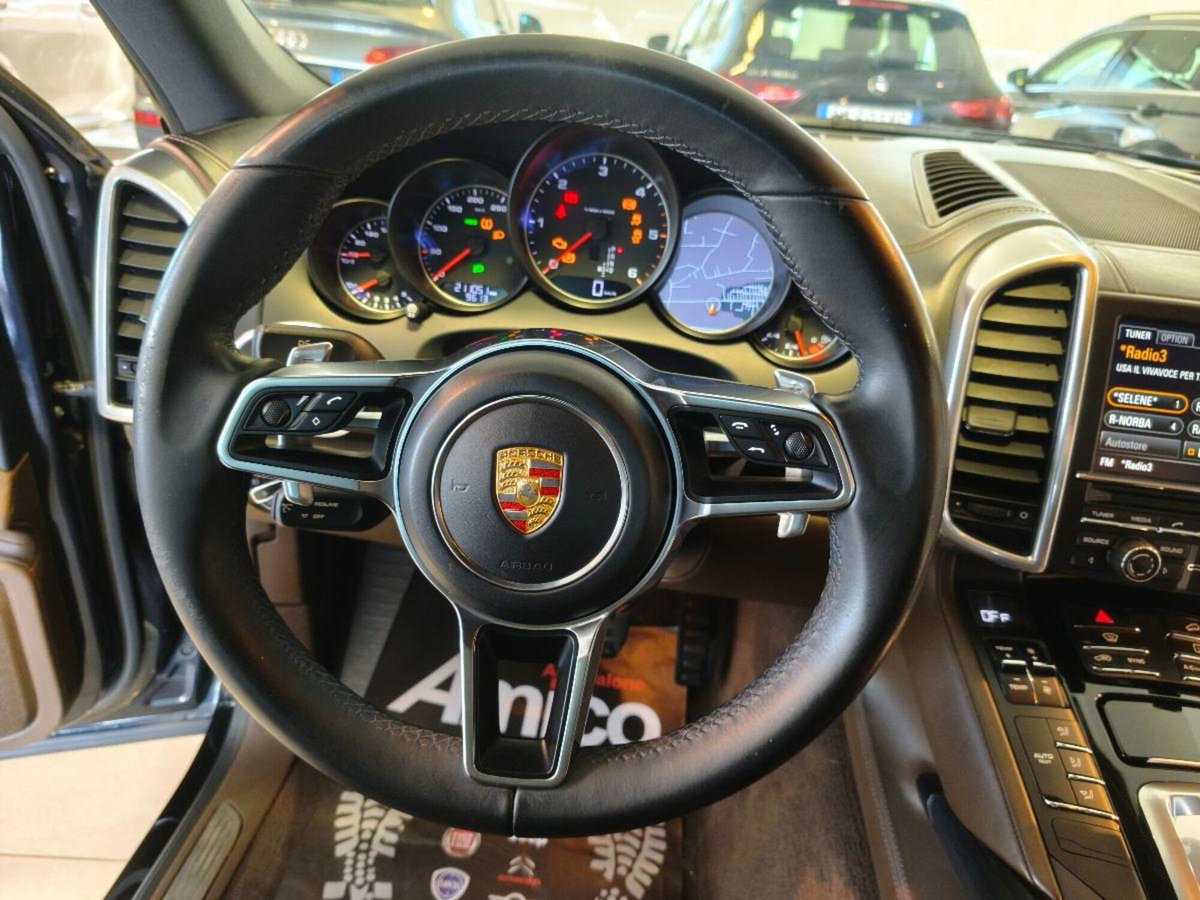Porsche Cayenne 3.0 Diesel Platinum Edition (18)