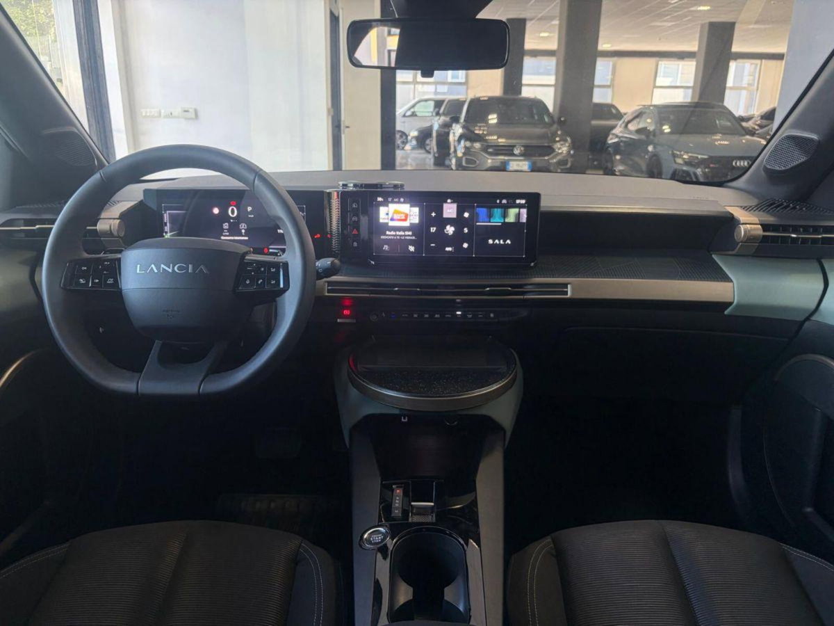 Lancia Ypsilon 1.2 mhev Edizione Cassina e-dct (11)