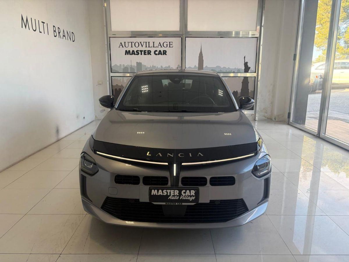 Lancia Ypsilon 1.2 mhev Edizione Cassina e-dct (5)