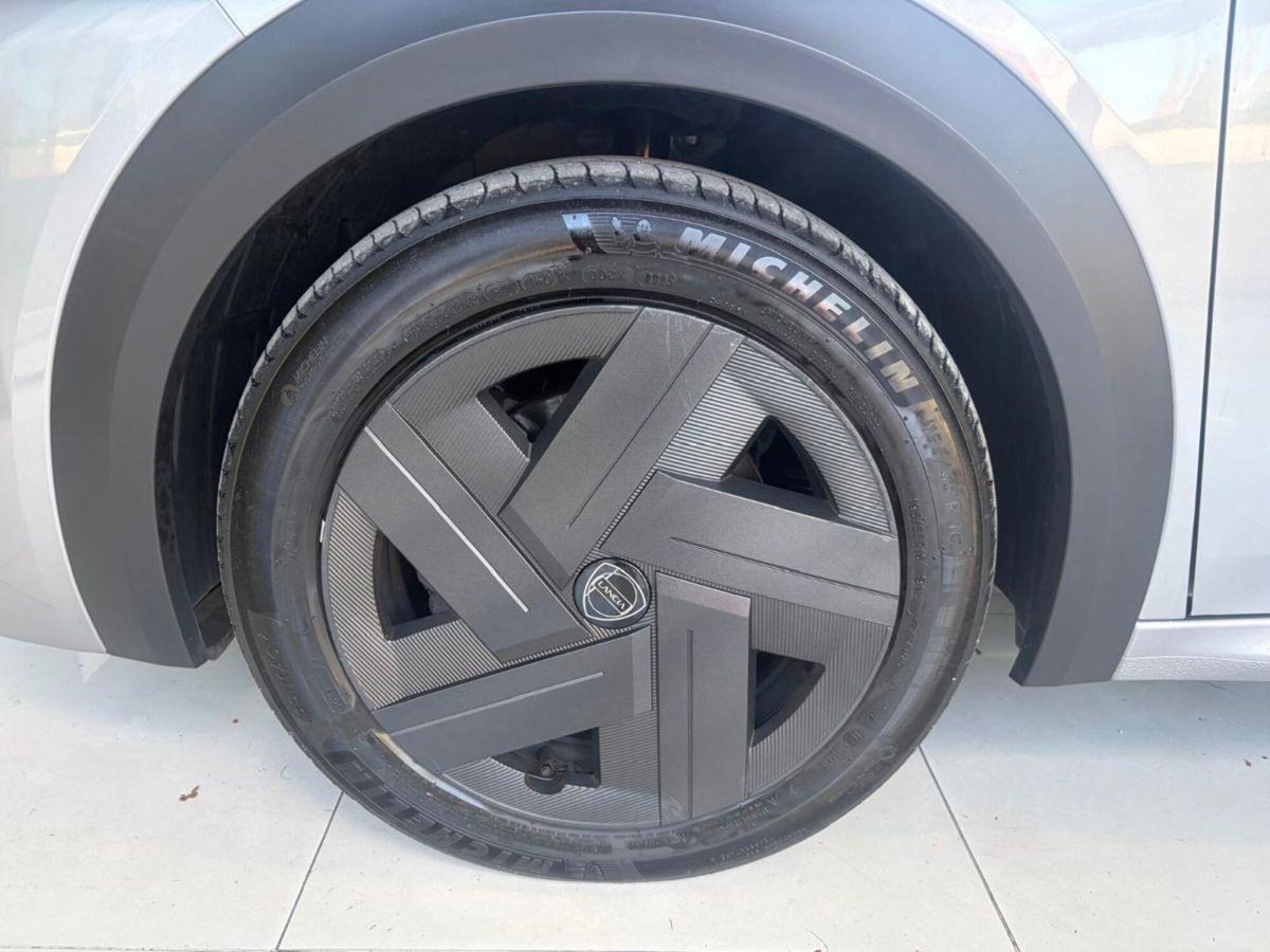 Lancia Ypsilon 1.2 mhev Edizione Cassina e-dct (7)
