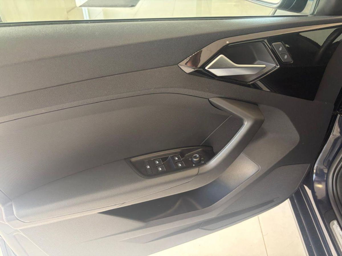 Audi A1 Sportback 25 TFSI Admired Advanced (8)