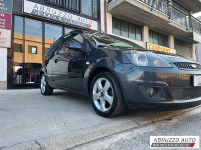 Ford Fiesta 1.2 60CV 3 porte Titanium (4)