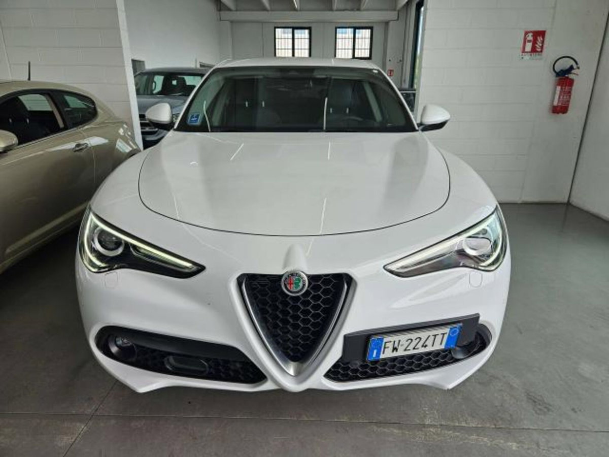 Alfa Romeo Stelvio 2.2 t Veloce Q4 210cv auto (2)