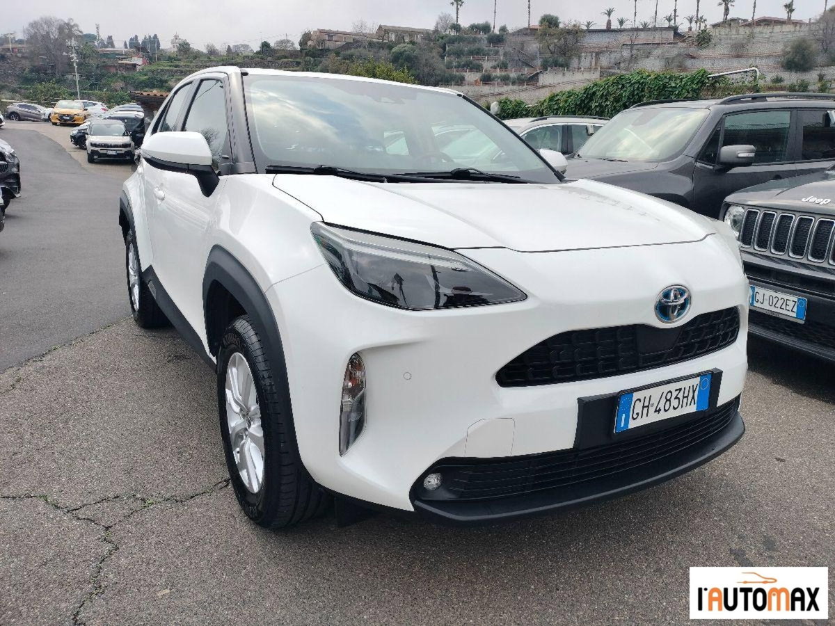 Toyota Yaris Cross 1.5h GR Sport Black Sky fwd 116cv e-cvt (3)
