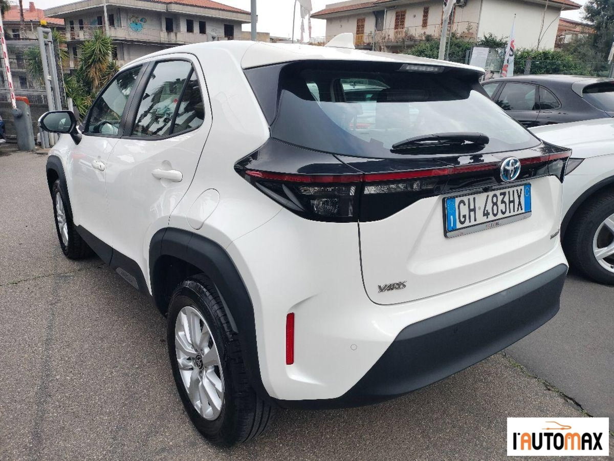 Toyota Yaris Cross 1.5h GR Sport Black Sky fwd 116cv e-cvt (6)