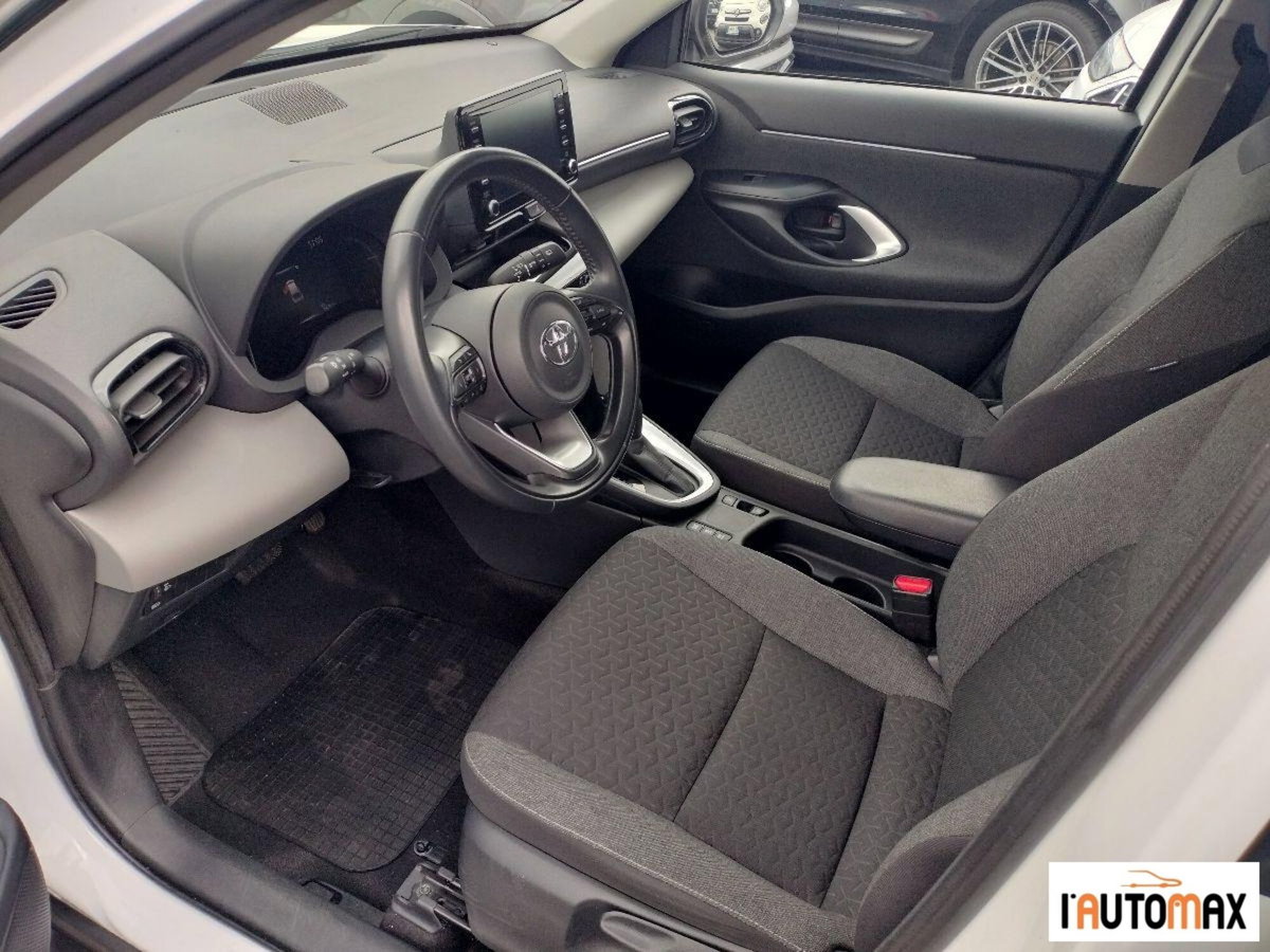 Toyota Yaris Cross 1.5h GR Sport Black Sky fwd 116cv e-cvt (7)