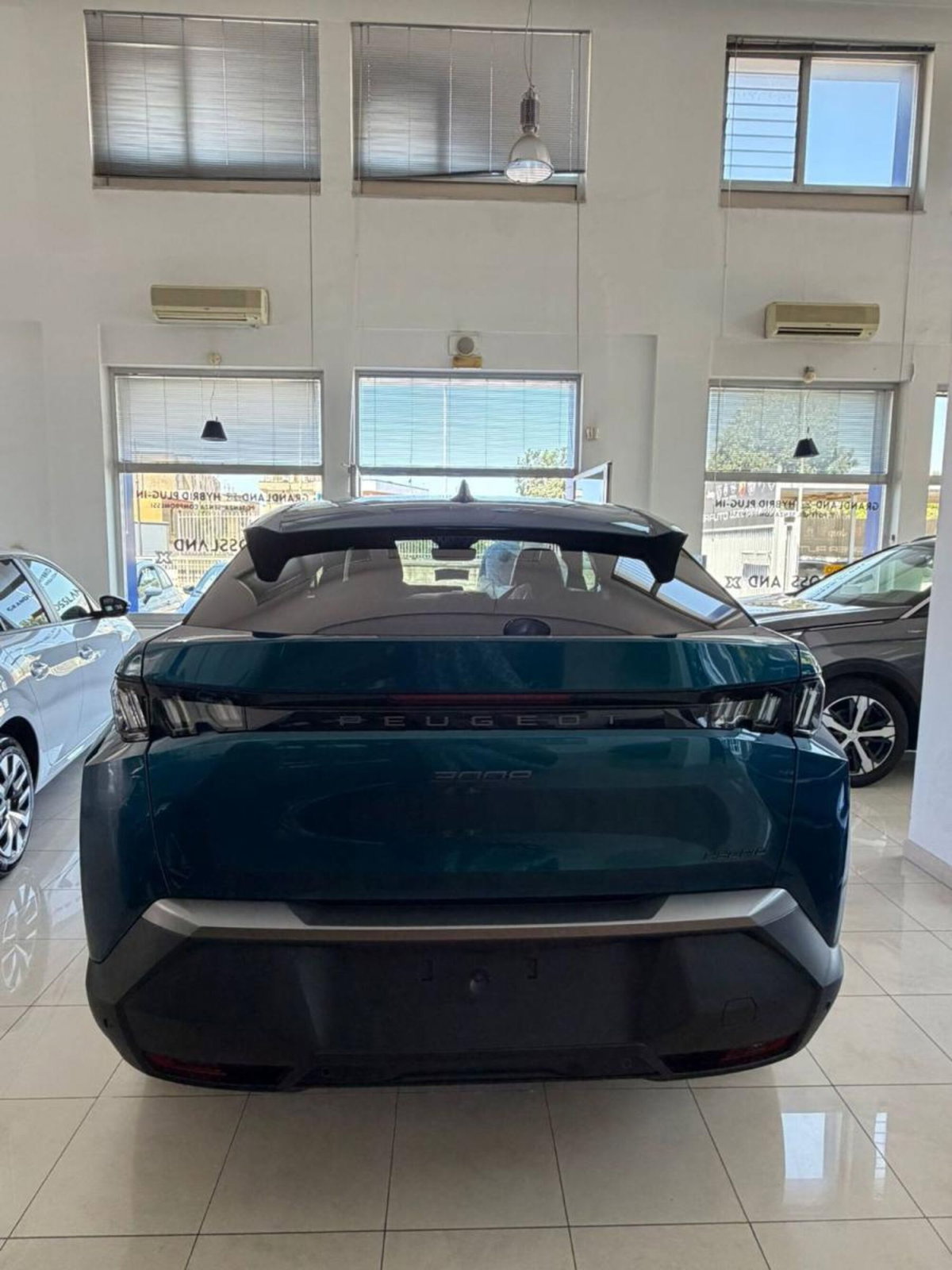 Peugeot 3008 1.2 hybrid GT 145cv e-dcs6 (2)