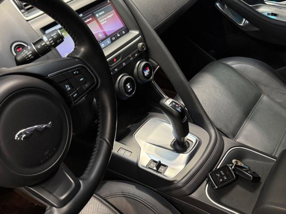 Jaguar E-Pace 2.0D 180 CV AWD aut. R-Dynamic (15)