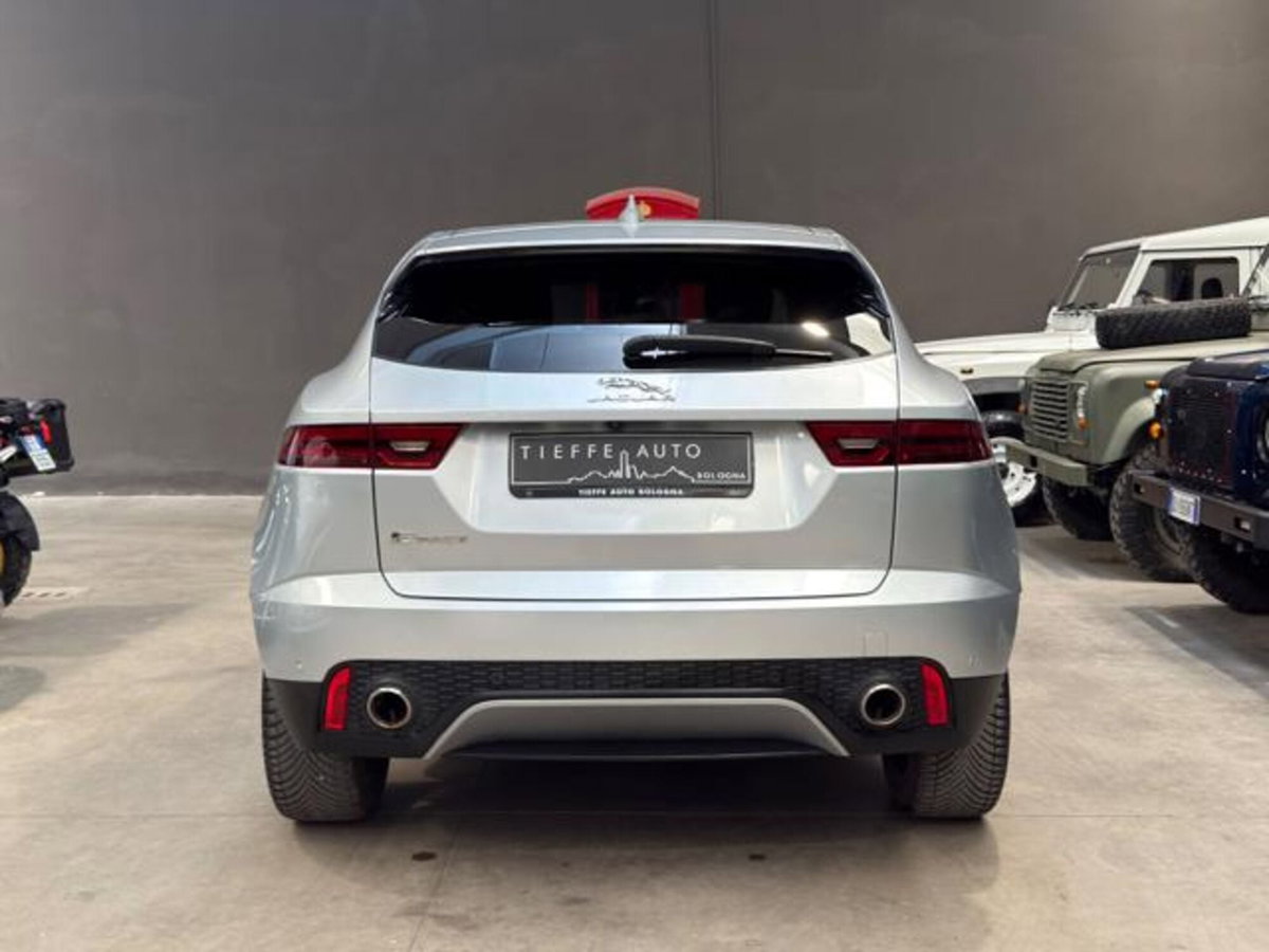 Jaguar E-Pace 2.0D 180 CV AWD aut. R-Dynamic (5)