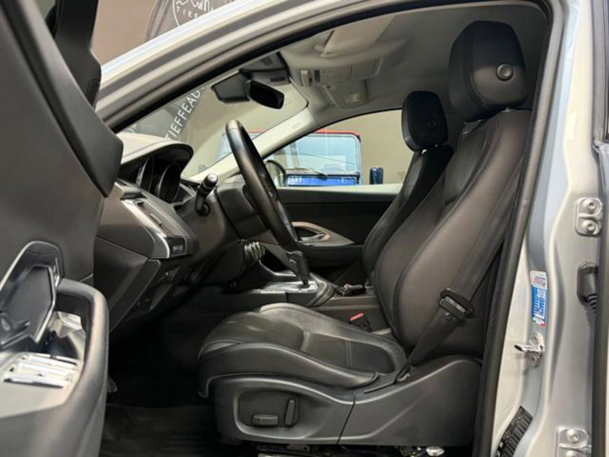 Jaguar E-Pace 2.0D 180 CV AWD aut. R-Dynamic (8)