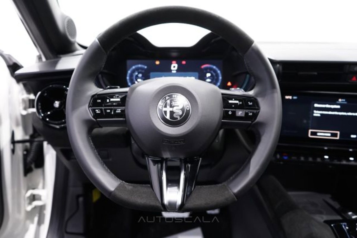 Alfa Romeo Junior 1.2 ibrida Sport Speciale 145cv edct6 (15)