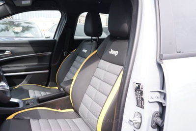 Jeep Avenger 1.2 turbo e-hybrid mhev The North Face 4xe 145cv edct6 (7)